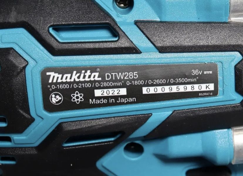 Гайковерт акумуляторний Makita DTW285/ 36V / 3.0 A/h DTW285 фото